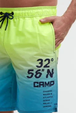 Beachshorts mit Farbverlauf und Print neon lime / island green