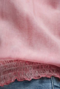Blusentop mit gesmoktem Saum und Rückenprint beachy red