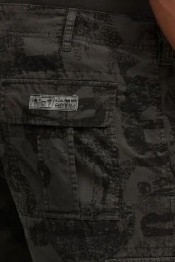 Cargo Shorts mit All Over Print dark wood