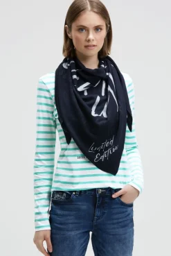 Dreieckstuch aus Flauschstrick mit Wording Prints blue navy