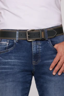 Gürtel aus Leder mit Kontrastnaht und Logo-Plakette black