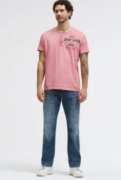 Henley-Shirt Oil Dyed mit Label Prints beachy red