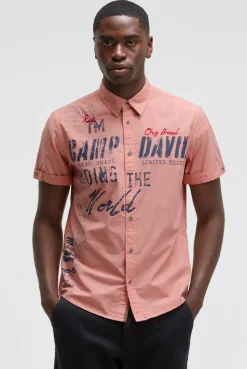 Kurzarmhemd mit Label Prints und Stickereien old peach