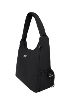 Leichte, wattierte Schultertasche black