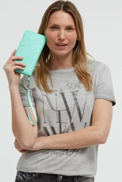 Longbörse mit All-Over-Logo-Prägung misty mint
