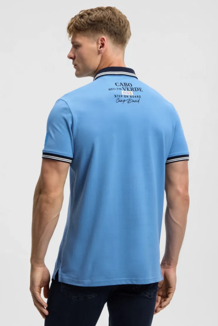Pikee-Polo mit Label-Applikationen electric sky