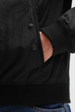 Sommer-Blouson mit Kapuze und Klappentaschen black
