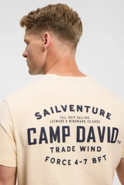 T-Shirt mit Label Print ecru