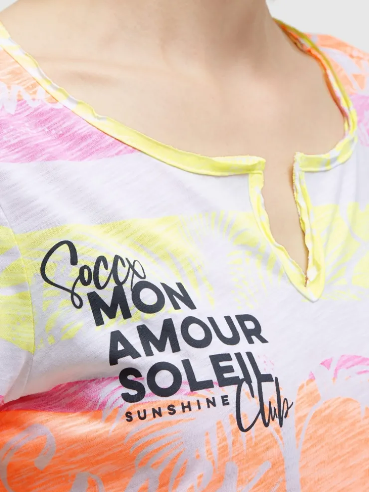 T-Shirt mit Streifen- und All-Over-Print neon rainbow