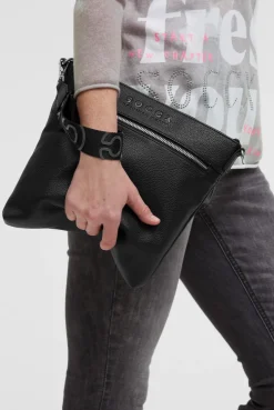 Umhängetasche aus Lederimitat mit Logo-Anhänger black