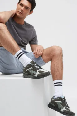 Urban Sneaker im Materialmix mit Logo-Sohle dark wood