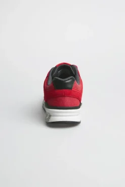 Urban Sneaker im Materialmix mit Logo-Sohle energy red